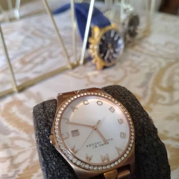 Women's Marc Jacob rose gold watch - Picture 7 of 8